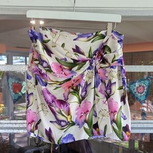 Saiph Medium Luxury Floral Mini Satin Print Skirt Purple Pink Feminine Vacation